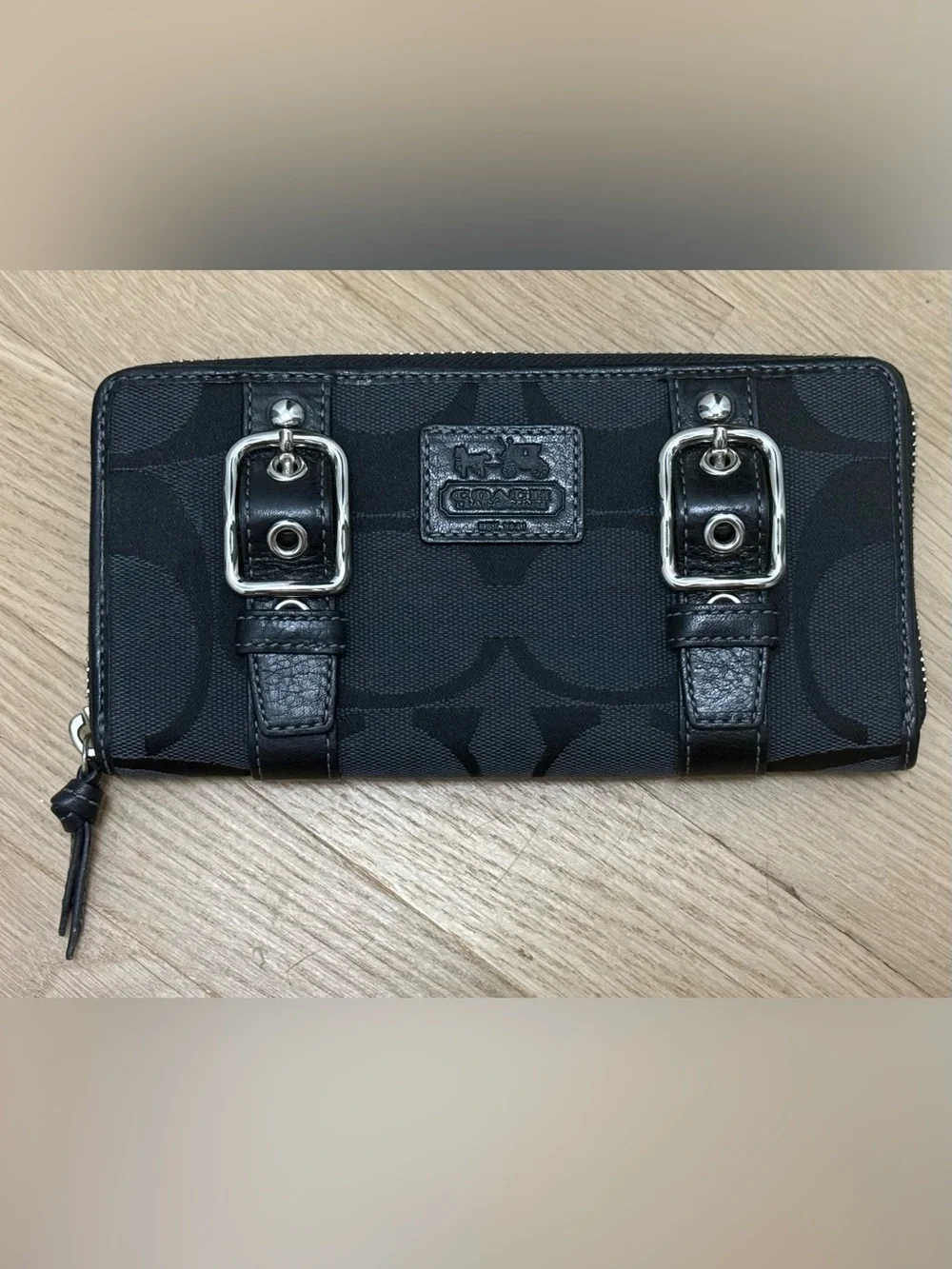 Coach Vintage Zoe Signature Zip Around Wallet Jacquard w/Buckles